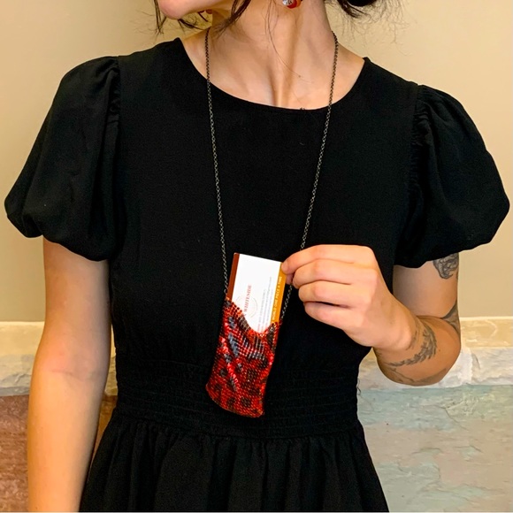 NEW Betsey Johnson "Hold Your Cards" Red & Black Checkered Purse Necklace - Picture 4 of 9